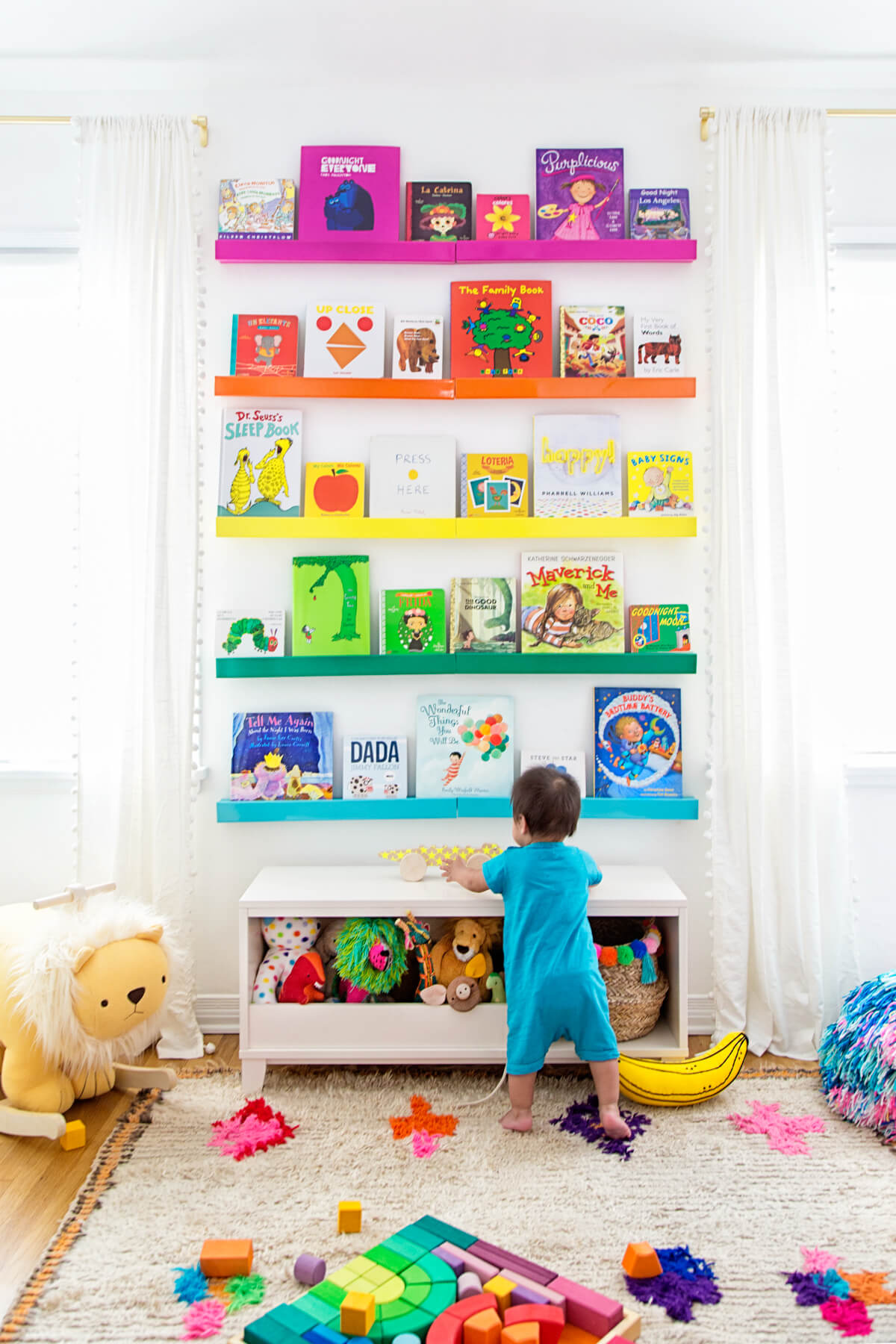 rainbow-bookshelves