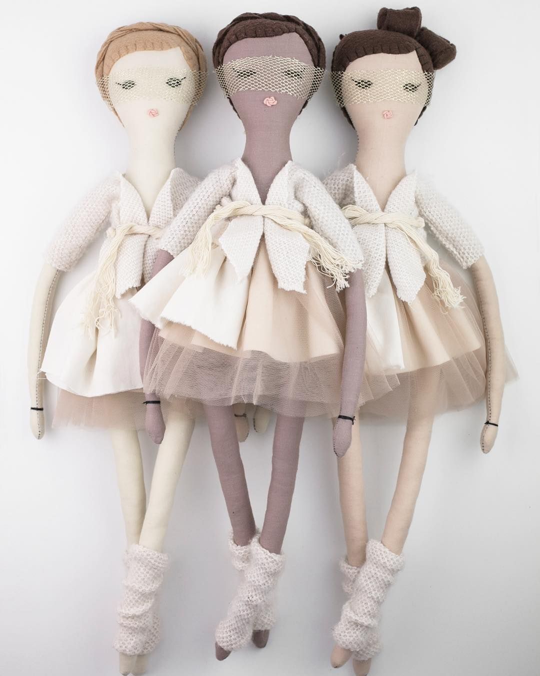 dumye dolls