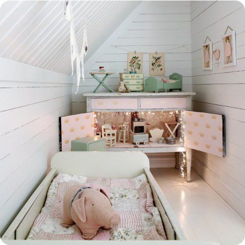 small kids room in the attic